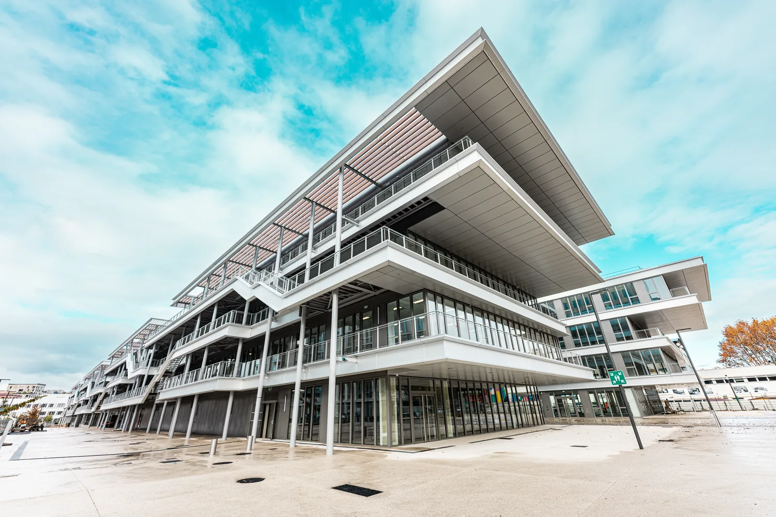 EM Lyon - réalisation DECOTEC SAS